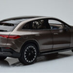 Mercedes EQE SUV X294 AMG Line Velvet Marron NZG 1:18 - image 3 of 8