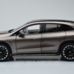 Mercedes EQE SUV X294 AMG Line Velvet Marron NZG 1:18 - image 4 of 8