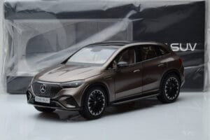 Mercedes EQE SUV X294 AMG Line Velvet Marron NZG 1:18 B66960836 Métal Moulé — image 8 sur 8