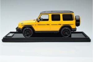 Mercedes AMG G63 W463 Jaune MotorHelix 1:18 MH018-Y Résine — image 3 sur 7