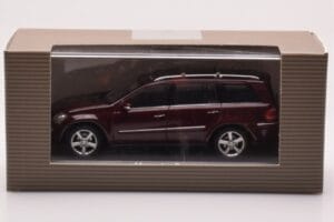 Mercedes GL X164 Cornaline Rouge Minichamps 1:43 B66962226 Métal Moulé — image 4 sur 4