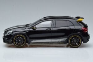 Mercedes AMG GLA45 X156 Jaune Night Edition GT Spirit 1:18 B66960469 Résine — image 3 sur 6