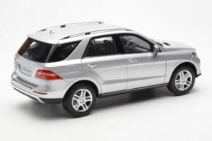 Mercedes M-Class W166 Iridium Argent Métallique Minichamps 1:18 B66960064 Métal Moulé — image 3 sur 8