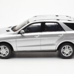 Mercedes M-Class W166 Iridium Argent Métallique Minichamps 1:18 B66960064 - image 4 of 8