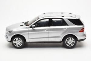 Mercedes M-Class W166 Iridium Argent Métallique Minichamps 1:18 B66960064 Métal Moulé — image 4 sur 8