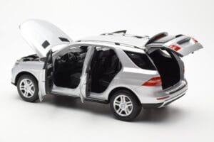 Mercedes M-Class W166 Iridium Argent Métallique Minichamps 1:18 B66960064 Métal Moulé — image 5 sur 8