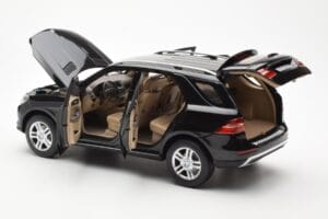 Mercedes M-Class W166 Obsidian Noir Métallique Minichamps 1:18 B66960063 Métal Moulé — image 5 sur 8