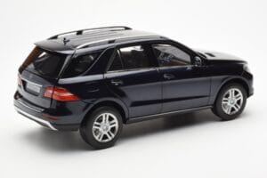 Mercedes M-Class W166 Tansanite Bleu Métallique Minichamps 1:18 B66960065 Métal Moulé — image 3 sur 8