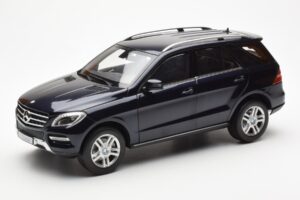 Mercedes M-Class W166 Tansanite Bleu Métallique Minichamps 1:18 B66960065