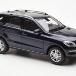 Mercedes M-Class W166 Tansanite Bleu Métallique Minichamps 1:18 B66960065 - image 6 of 8