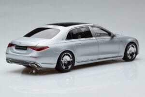 Mercedes Maybach S600 W222 V12 Biturbo Hightech Argent Almost Real 1:18 820118 Métal Moulé — image 3 sur 12