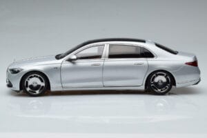 Mercedes Maybach S600 W222 V12 Biturbo Hightech Argent Almost Real 1:18 820118 Métal Moulé — image 5 sur 12