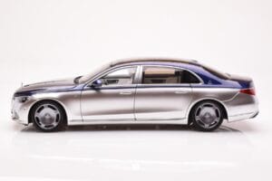 Mercedes Maybach S680 W223 Nautical Bleu Cirrus Argent Almost Real 1:18 820125 Métal Moulé — image 4 sur 8