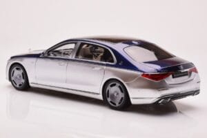 Mercedes Maybach S680 W223 Nautical Bleu Cirrus Argent Almost Real 1:18 820125 Métal Moulé — image 7 sur 8