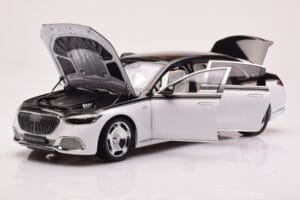 Mercedes Maybach S680 W223 Obsidian Noir Diamond Blanc Almost Real 1:18 820121 Métal Moulé — image 2 sur 7