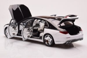 Mercedes Maybach S680 W223 Obsidian Noir Diamond Blanc Almost Real 1:18 820121 Métal Moulé — image 4 sur 7