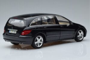 Mercedes R-Class W251 Obsidian Noir Minichamps 1:18 B66962325 Métal Moulé — image 3 sur 7