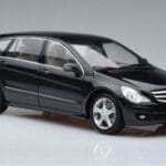 Mercedes R-Class W251 Obsidian Noir Minichamps 1:18 B66962325 Métal Moulé - image 5 of 7