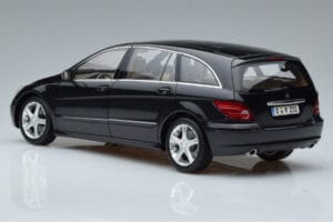 Mercedes R-Class W251 Obsidian Noir Minichamps 1:18 B66962325 Métal Moulé — image 6 sur 7