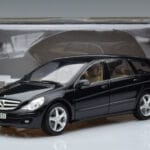 Mercedes R-Class W251 Obsidian Noir Minichamps 1:18 B66962325 Métal Moulé - image 7 of 7