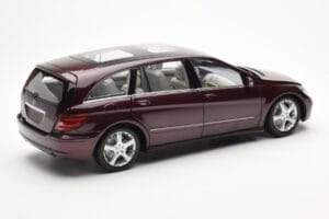 Mercedes R-Class W251 Rouge Métallique Minichamps 1:18 150034602 Métal Moulé — image 3 sur 8