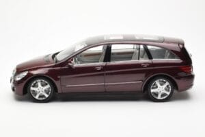 Mercedes R-Class W251 Rouge Métallique Minichamps 1:18 150034602 Métal Moulé — image 4 sur 8