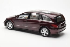 Mercedes R-Class W251 Rouge Métallique Minichamps 1:18 150034602 Métal Moulé — image 7 sur 8