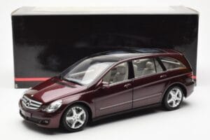 Mercedes R-Class W251 Rouge Métallique Minichamps 1:18 150034602 Métal Moulé — image 8 sur 8