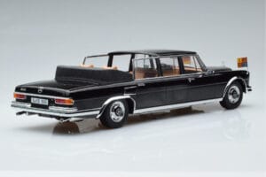 Mercedes 600 Pullman W100 Landaulet Queen Elizabeth II KK-Scale 1:18 KKDC181185 Métal Moulé — image 2 sur 6