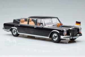 Mercedes 600 Pullman W100 Landaulet Queen Elizabeth II KK-Scale 1:18 KKDC181185 Métal Moulé — image 4 sur 6