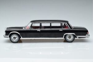 Mercedes 600 LWB Pullman W100 Noir MCG 1:18 MCG18187 Métal Moulé — image 3 sur 6