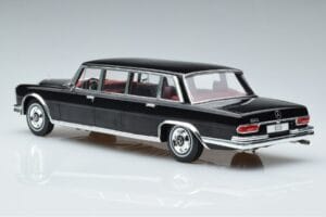Mercedes 600 LWB Pullman W100 Noir MCG 1:18 MCG18187 Métal Moulé — image 5 sur 6