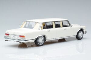 Mercedes S-Class 600 W100 LWB Pullman Blanc MCG 1:18 MCG18188 Métal Moulé — image 2 sur 6