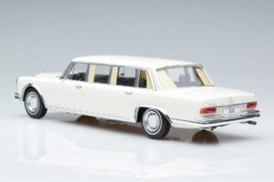 Mercedes S-Class 600 W100 LWB Pullman Blanc MCG 1:18 MCG18188 Métal Moulé — image 5 sur 6