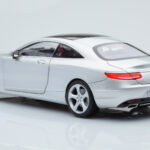 Mercedes S-Class W222 Iridium Argent Norev 1:18 - image 7 of 8