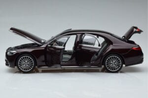 Mercedes S-Class W223 AMG Line Rouge Norev 1:18 183804 Métal Moulé — image 4 sur 8