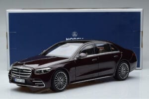 Mercedes S-Class W223 AMG Line Rouge Norev 1:18 183804 Métal Moulé — image 8 sur 8