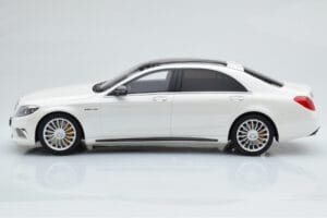 Mercedes AMG S65 W222 Blanc GT Spirit 1:18 B66960371 Résine — image 3 sur 8