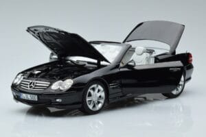 Mercedes SL500 R230 Noir Norev 1:18 183840 Métal Moulé — image 2 sur 8