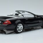 Mercedes SL500 R230 Noir Norev 1:18 183840 Métal Moulé - image 3 of 8