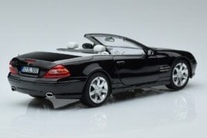 Mercedes SL500 R230 Noir Norev 1:18 183840 Métal Moulé — image 3 sur 8