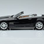 Mercedes SL500 R230 Noir Norev 1:18 183840 Métal Moulé - image 4 of 8