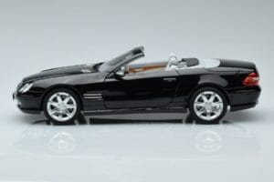 Mercedes SL500 R230 Noir Norev 1:18 183840 Métal Moulé — image 4 sur 8