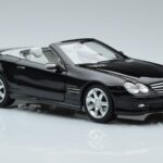 Mercedes SL500 R230 Noir Norev 1:18 183840 Métal Moulé - image 5 of 8