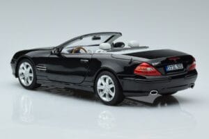 Mercedes SL500 R230 Noir Norev 1:18 183840 Métal Moulé — image 6 sur 8