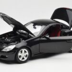 Mercedes SLK R171 Obsidian Noir Métallisé Minichamps 1:18 B66962319 - image 3 of 9