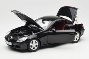 Mercedes SLK R171 Obsidian Noir Métallisé Minichamps 1:18 B66962319 Métal Moulé — image 3 sur 9