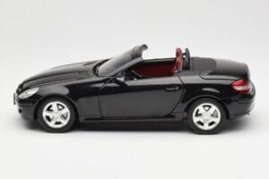 Mercedes SLK R171 Obsidian Noir Métallisé Minichamps 1:18 B66962319 Métal Moulé — image 5 sur 9