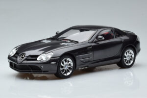 Mercedes SLR McLaren Noir CMC 1:18