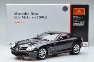 Mercedes SLR McLaren Noir CMC 1:18 M-045F Métal Moulé — image 10 sur 10